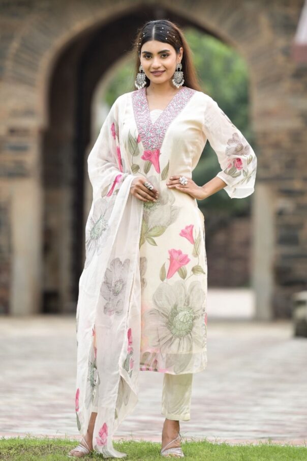 Navya Kurti 50 Embroidered Georgette Kurti Bottom With Dupatta