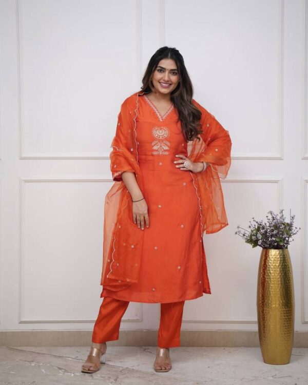 Ayesha 01 Viscose Chanderi Kurti Bottom With Dupatta Catalog Wholesale Collection - Image 3