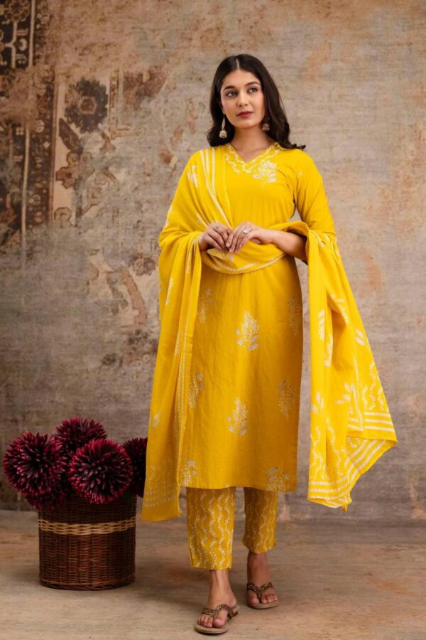 Naisha K 43 Cotton Printed Kurti Bottom With Dupatta Catalog Wholesale Collection