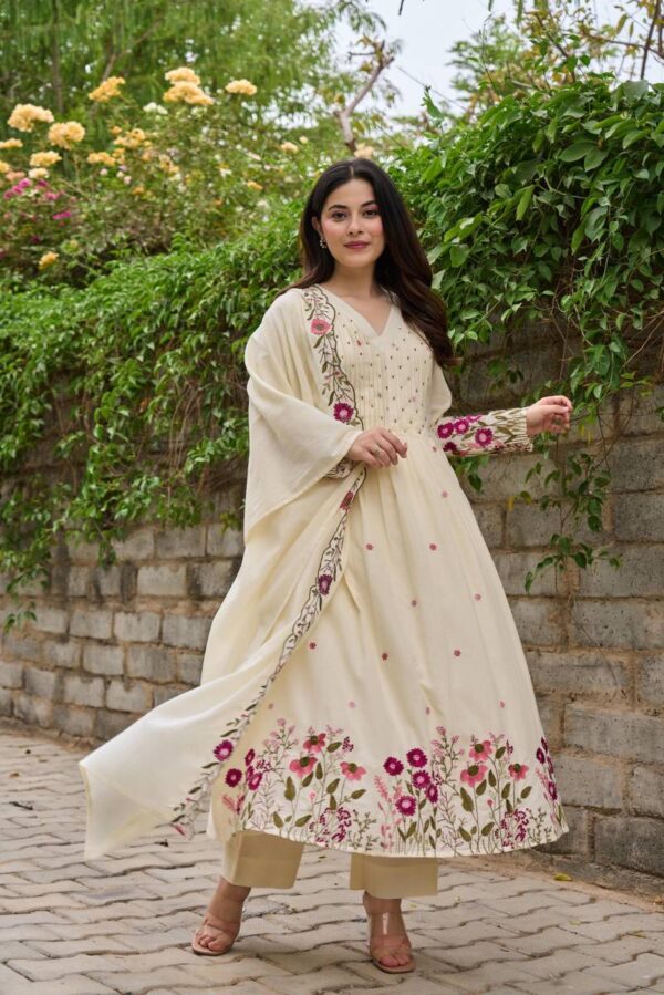Naisha K 82 Mul Cotton Kurti Bottom With Dupatta Catalog Wholesale Collection