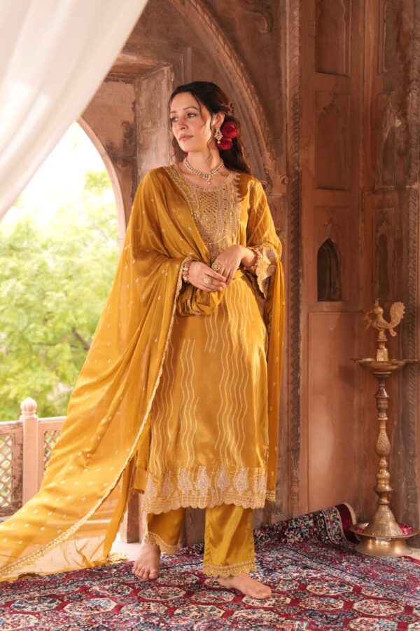 Naisha K 109 Crepe Fancy Readymade Catalog Wholesale Collection Exporter - Image 9