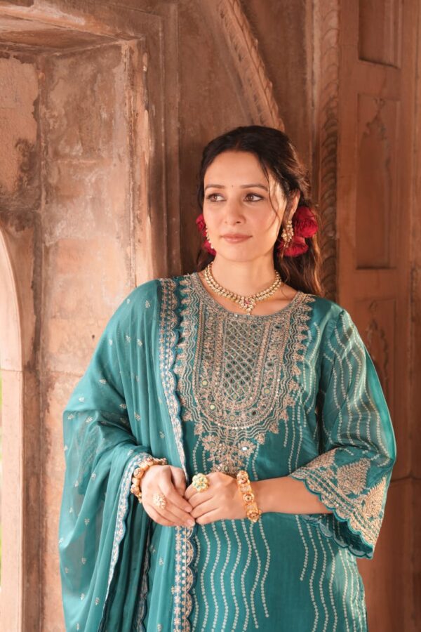 Naisha K 109 Crepe Fancy Readymade Catalog Wholesale Collection Exporter - Image 7