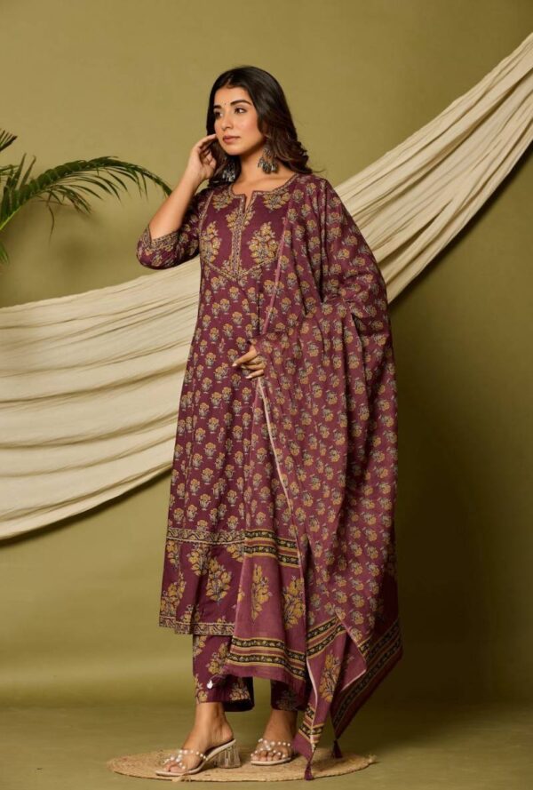 Naisha K 112 Cotton Kurti Bottom With Dupatta Catalog Wholesale Collection Exporter - Image 5