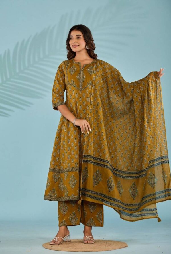 Naisha K 112 Cotton Kurti Bottom With Dupatta Catalog Wholesale Collection Exporter - Image 7