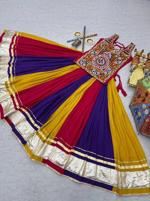 Src 115 Gamathi Navratri Special Lehenga Choli Wholesale Catalog Collection Exporter - Image 8